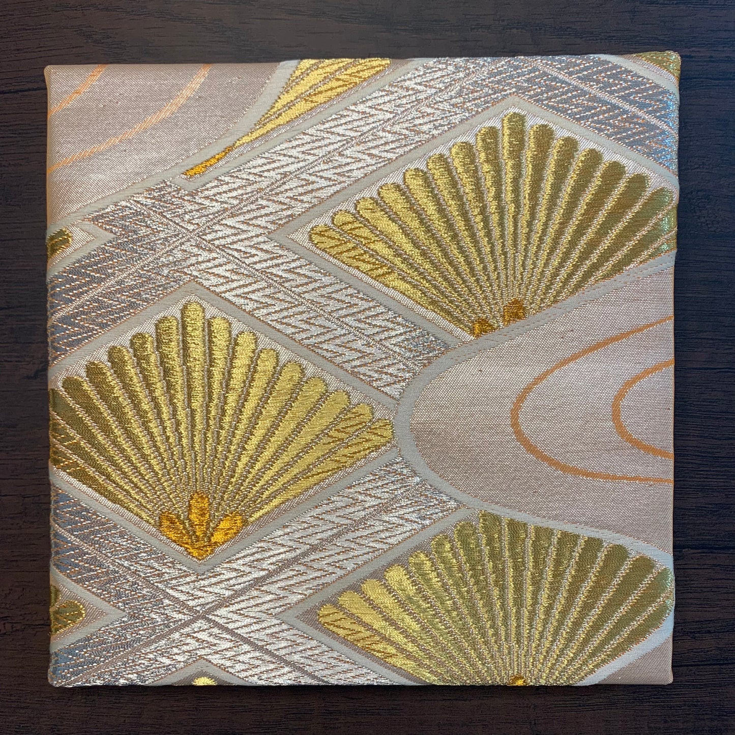 優雅な空間 Japanese Obi Fabric Panel